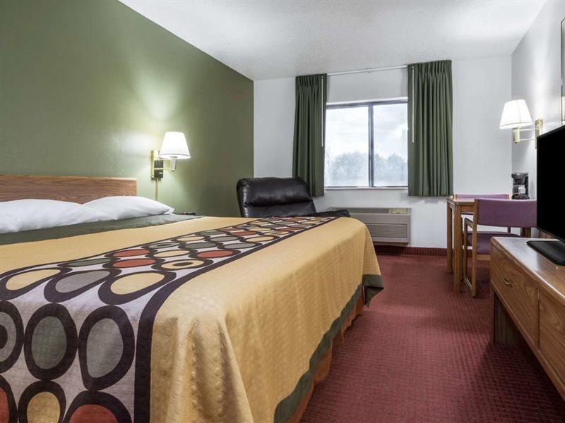 Super 8 By Wyndham Fond Du Lac Dış mekan fotoğraf